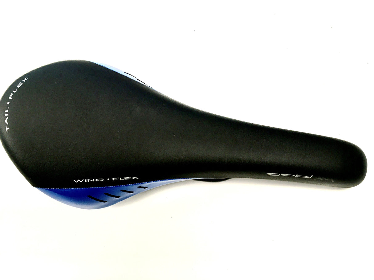 Sedlo Fizik Gobi XM Mg, blk/blu, code: 7035SXS089B48
